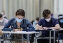 Noi măsuri în școli pentru prevenirea îmbolnăvirii cu SARS-CoV-2