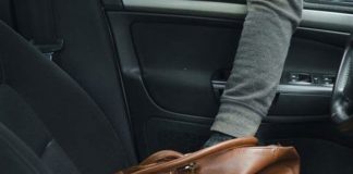 Minor acuzat de furt, plasat sub control judiciar