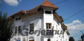 Iubitorii de lectură continuă să treacă pragul Bibliotecii Județene Gorj