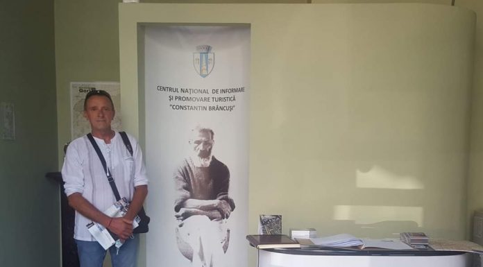 Turist din Franța, în vizită la Târgu Jiu