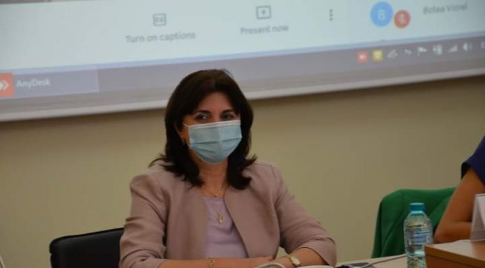 MEC va sprijini școlile care vor achiziționeze tablete și dezinfectanți