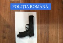 FOTO: Arme confiscate de polițiști dintr-un magazin din Târgu-Jiu