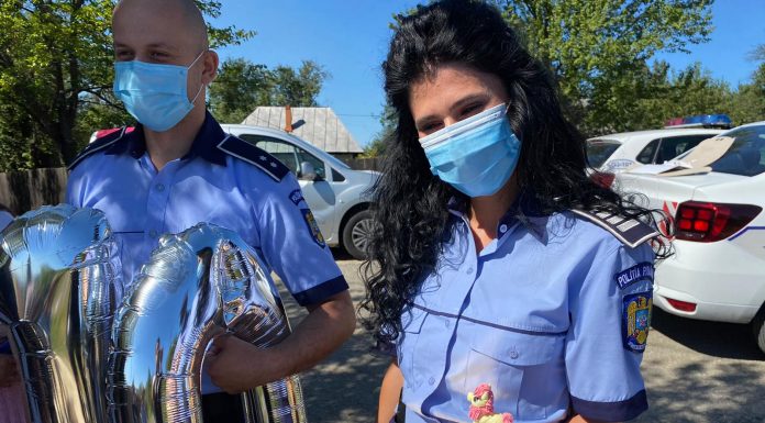 Surpriza făcută de poliţiştii gorjeni unei fetițe din Scoarța
