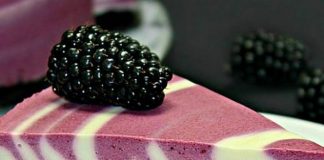 Rețeta săptămânii – Prăjitură fără coacere cu iaurt și mure