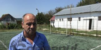 Săli de clase amenajate în grădinițe și săli de sport!