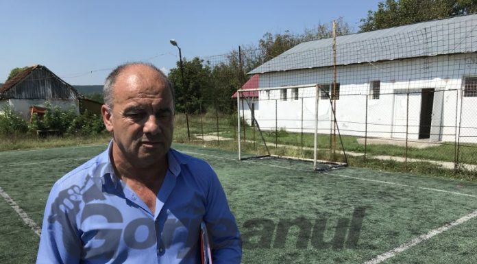 Săli de clase amenajate în grădinițe și săli de sport!