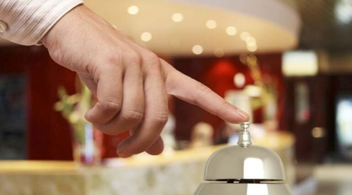 Proteste în fața restaurantelor și a teraselor