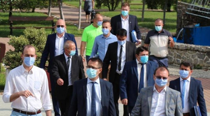 Fiica primarului Jianu de la Motru, confirmată cu COVID! Primarul și soția, în izolare