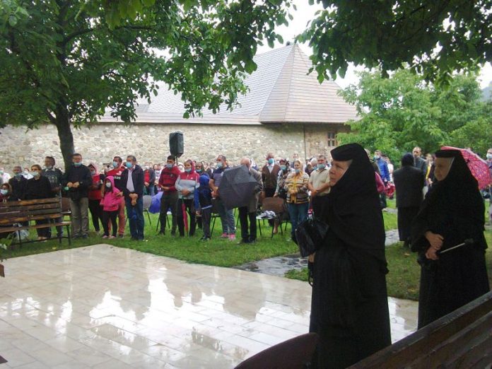 manastirea polovragi (1)