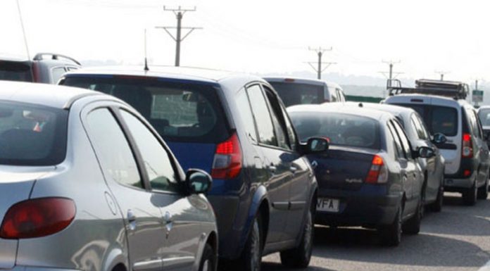 Prinși în trafic, băuți și fără permise de conducere