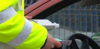 Bărbat băut și cu permisul anulat din 2012, prins la volan
