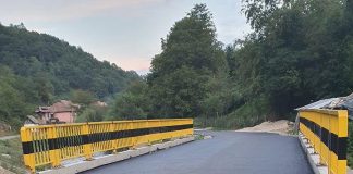 Pod finalizat. Primar: Oamenii nu mai sunt nevoiți să treacă prin vadul apei