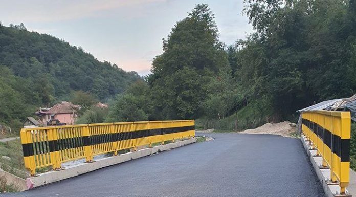 Pod finalizat. Primar: Oamenii nu mai sunt nevoiți să treacă prin vadul apei