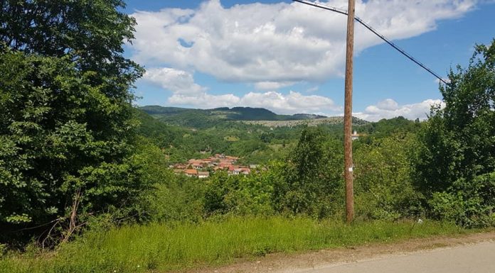 Drumul spre școală, asfaltat pentru prima dată