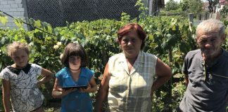 Tabletele împărțite copiilor la Turburea, aproape nefuncționale!