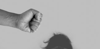 Trei ordine de protecţie provizorii, emise de poliţişti pe numele unor bărbaţi violenţi