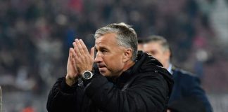 Petrescu laudă liderul la zi: Se pare că nimeni nu poate să îi oprească