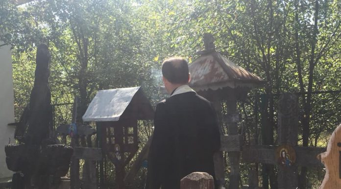 Înălțarea Sfintei Cruci, marcată la Muzeul Crucilor de la Măceșu