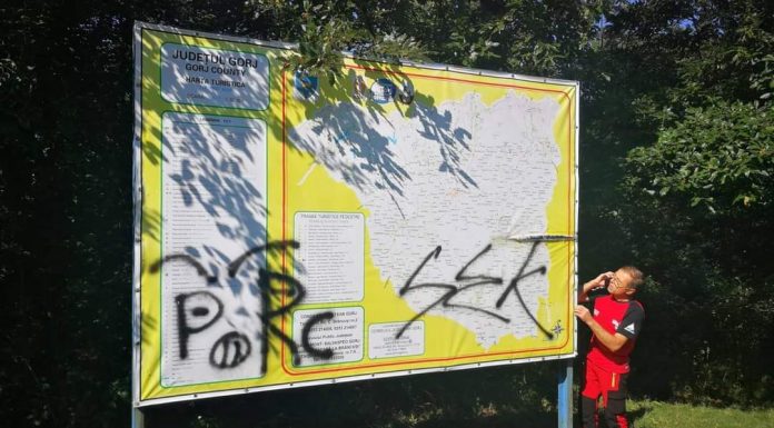 Vandalism: Hărțile de pe panourile informative turistice din Gorj, înlocuite!