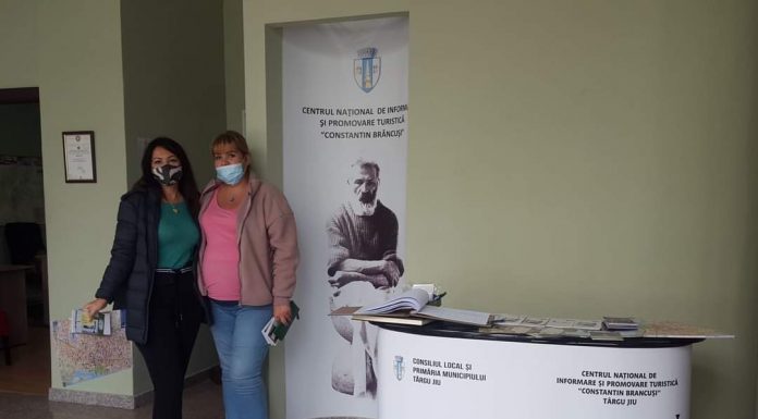 Turiste din Cluj, în vizită la Târgu Jiu