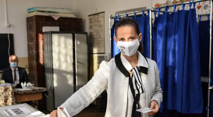 Foto: Primărița de la Turceni a votat!