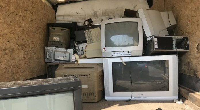 Deșeurile electrice – televizoare si calculatoare uitate de zeci de ani!