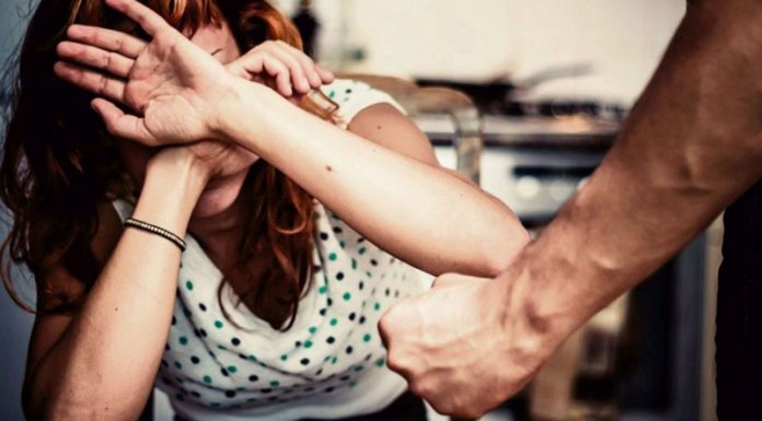 De Sfânta Maria, o femeie agresată de soț a cerut ajutorul polițiștilor