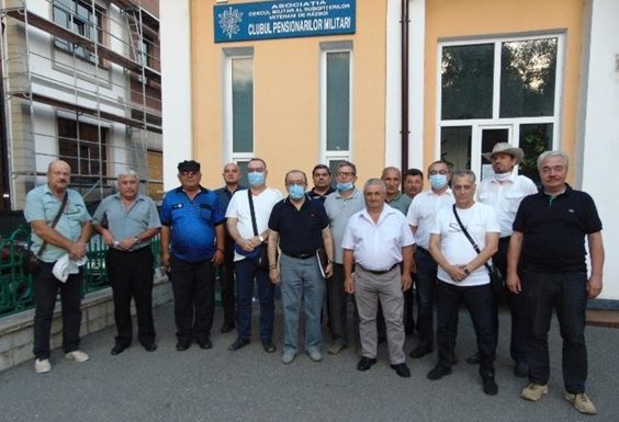 Și pensionarii militari din Gorj, marginalizați de autorități, strâng rândurile