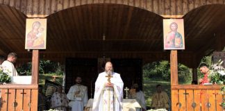 Sfântă Liturghie oficiată la Hramul Mănăstirii Târgu-Logreşti, Gorj (II) – ,,Dumnezeu le răsplăteşte sfinţilor nevoinţa, pentru că Dumnezeu ne dă întotdeauna, după credinţa noastră, după inima noastră”!