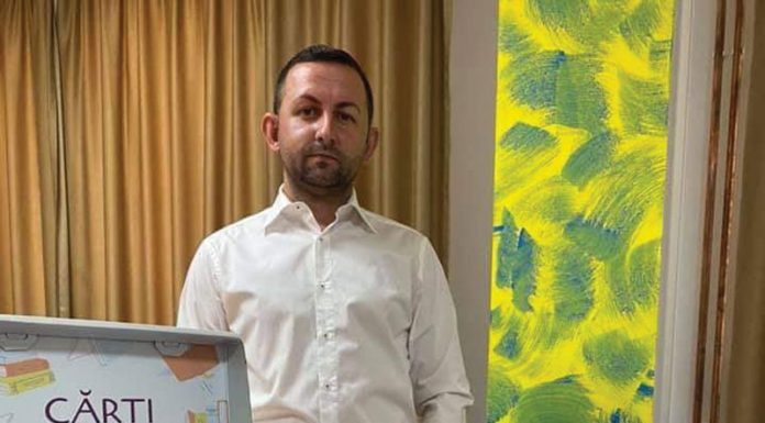 Rechizite gratuite și măști reutilizabile pentru preșcolarii și elevii rovinăreni