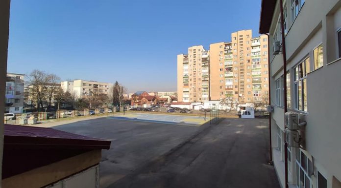 Debut de an școlar în straie noi la mai multe unități de învățământ din Târgu Jiu