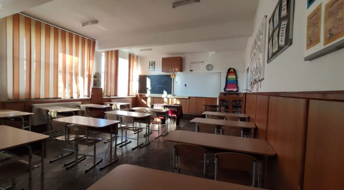 MEC: 313 unități de învățământ în scenariul roșu