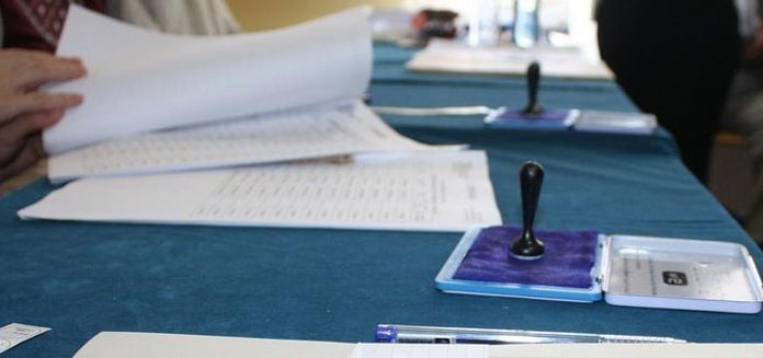 S-a trezit cu o altă semnătură în locul său pe listele de vot