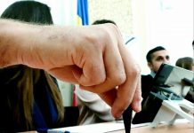 Reguli la vot! Nu mai mult de cinci alegători în secție. Masca trebuie dată jos pentru identificare
