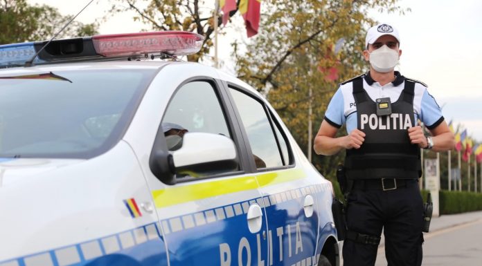 Polițiștii gorjeni, dotați cu body cam și pistoale Berreta