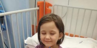 Un copil din Țânțăreni și-a donat banii din pușculiță pentru Iulia