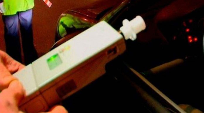 A consumat băuturi alcoolice și a plecat cu mașina