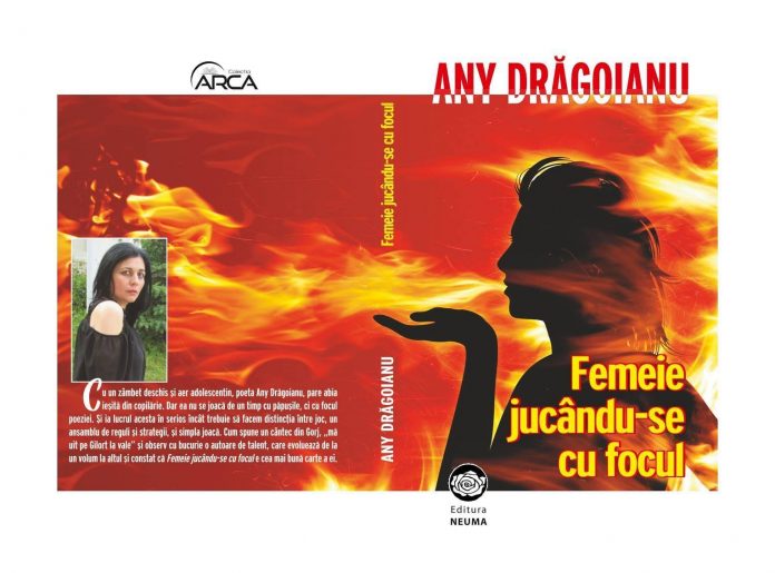 Femeie jucându-se cu focul