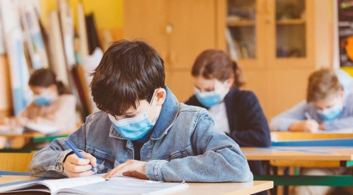 Deschiderea noului an școlar, într-un haos total