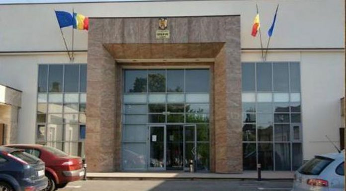 Gorjeni condamnați „blând” pentru ultraj!