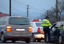 Prins de polițiști băut și cu permisul suspendat