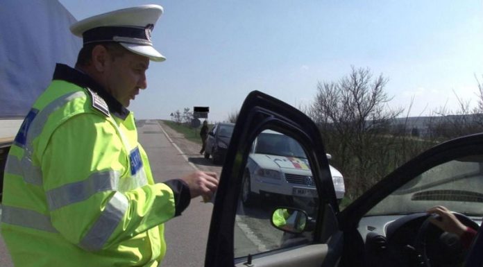 Prinși la volan, deși aveau acest drept suspendat