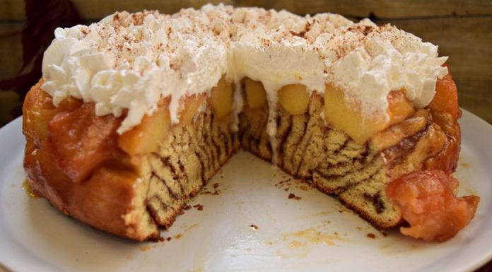 Rețeta săptămânii – Prăjitură răsturnată cu gutui caramelizate