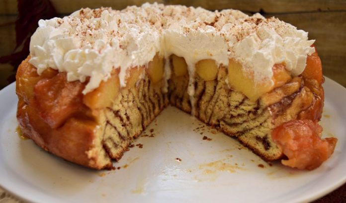 prajitura-rasturnata-cu-gutui-caramelizate-12