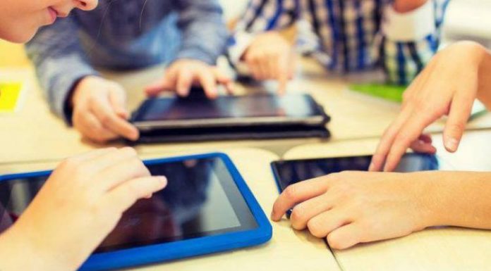 Licitație de 2 milioane lei pentru tabletele elevilor din Gorj