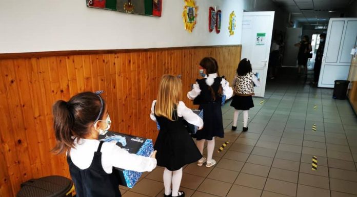 Licitație pentru tabletele elevilor din Rovinari