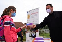 Tablete gratuite pentru 30 de elevi din Alimpești