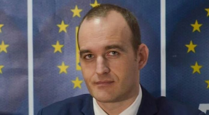 Propune modificarea legii care oferă pensie de urmaș copiilor medicilor uciși de COVID-19