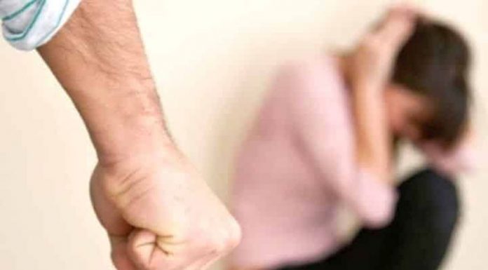 Gelos la 74 de ani: Și-a amenințat soția cu moartea