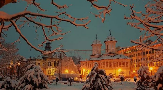 Iluminat de Crăciun special în două zone din Târgu Jiu